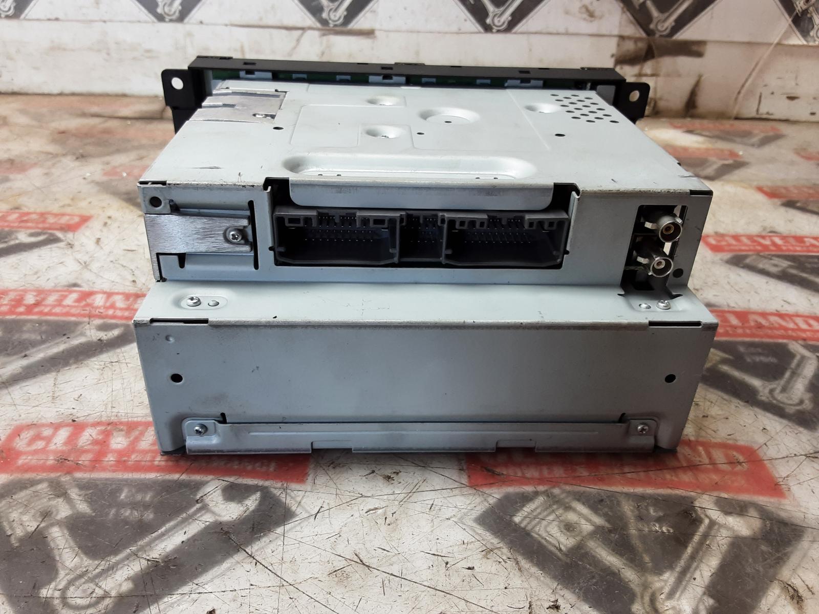 2009-2010 Dodge Challenger OEM AM/FM/6 CD/Sdars Radio Unit 05064933AD 5 2009-2010 Dodge Challenger OEM AM/FM/6 CD/Sdars Radio Unit 05064933AD - Image 5