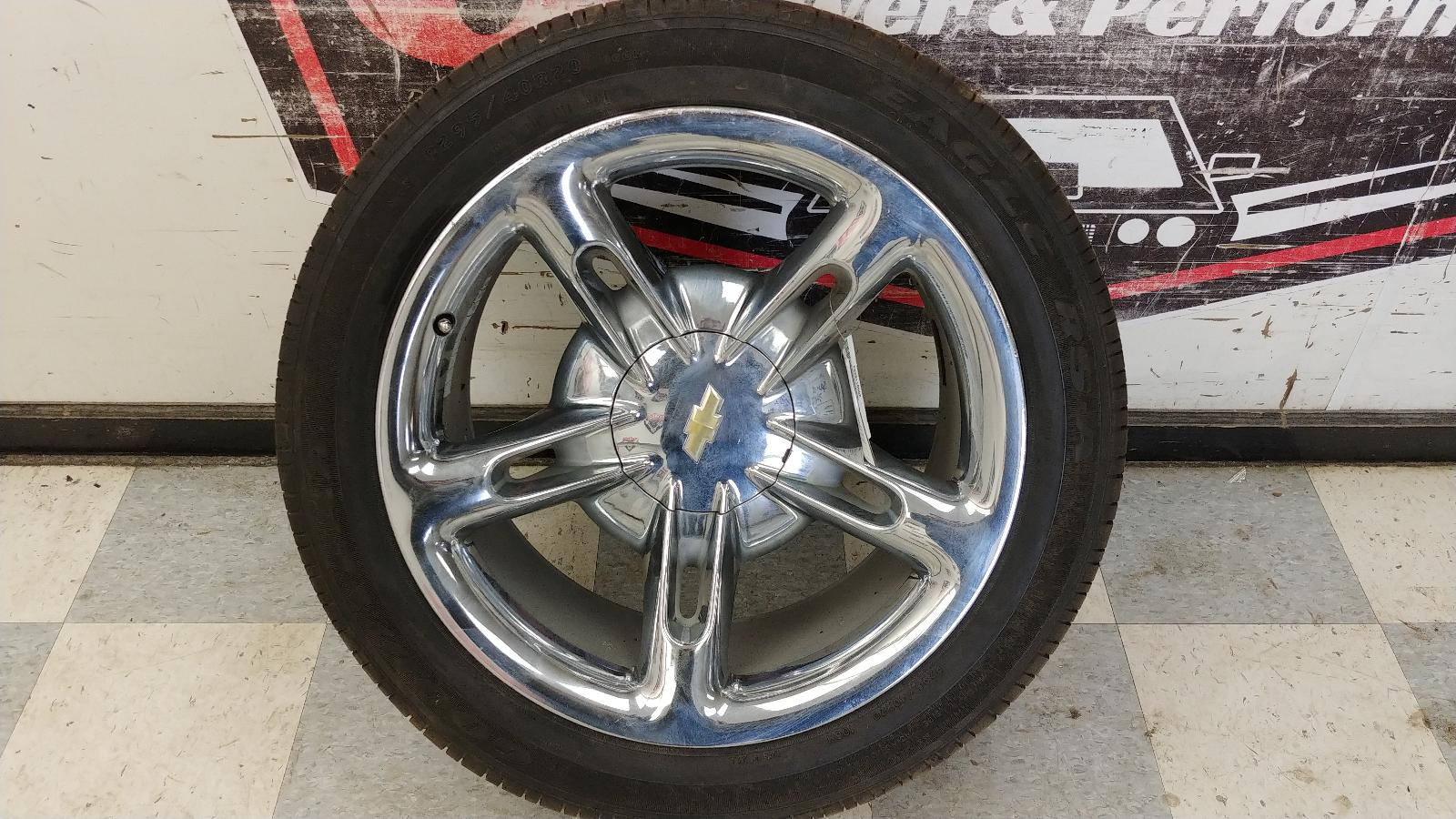 CURB RASH 2003-2006 Chevrolet SSR OEM Rear 20×10 6x127mm 5 Spoke Chrome Wheel 15117288 2 CURB RASH 2003-2006 Chevrolet SSR OEM Rear 20×10 6x127mm 5 Spoke Chrome Wheel 15117288 - Image 2