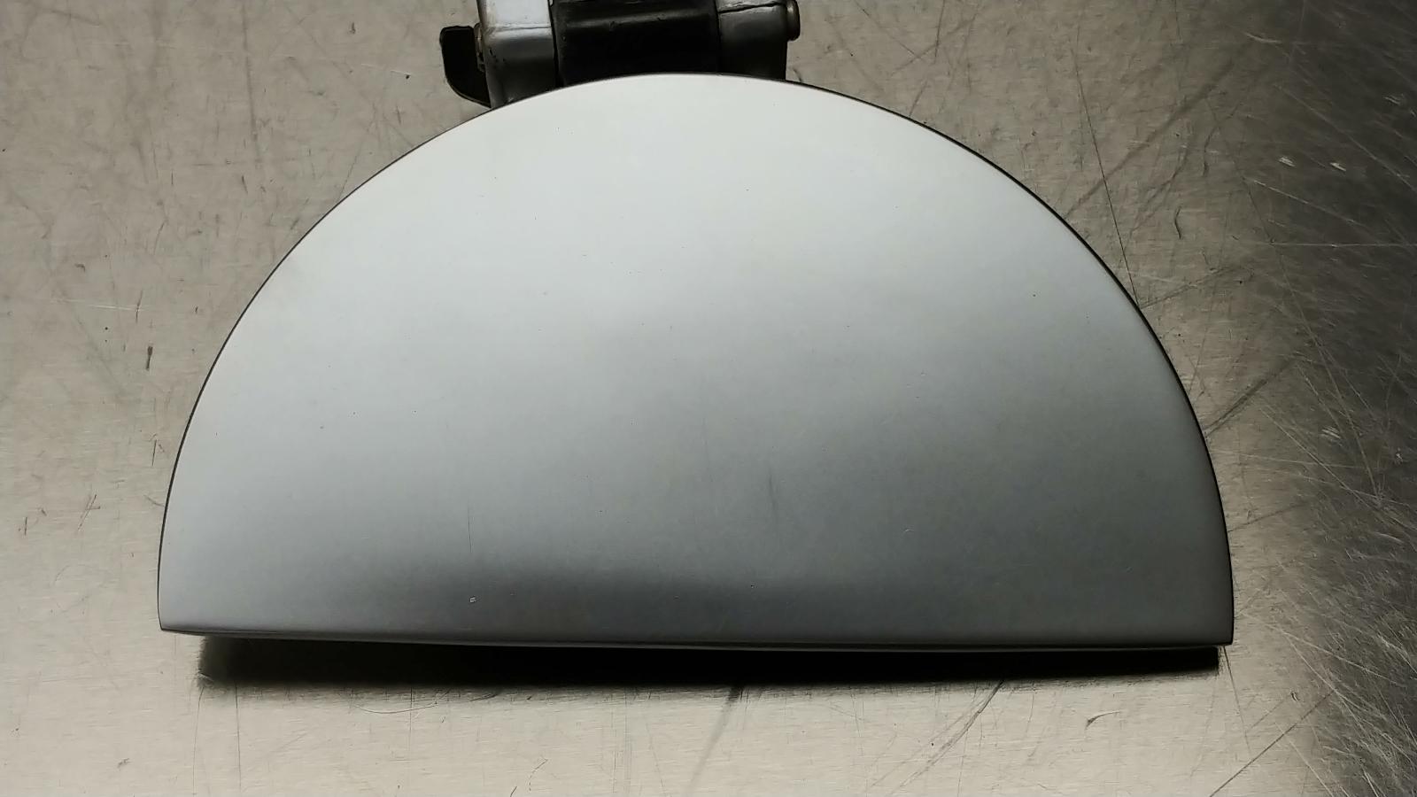 2003-2006 Chevrolet SSR OEM Right Passenger Exterior Door Handle Silver 21993286 3 2003-2006 Chevrolet SSR OEM Right Passenger Exterior Door Handle Silver 21993286 - Image 3
