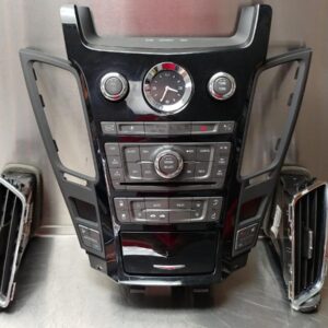 2009 Cadillac CTS-V OEM Radio Control Panel w/ Clock & Vents 25835206