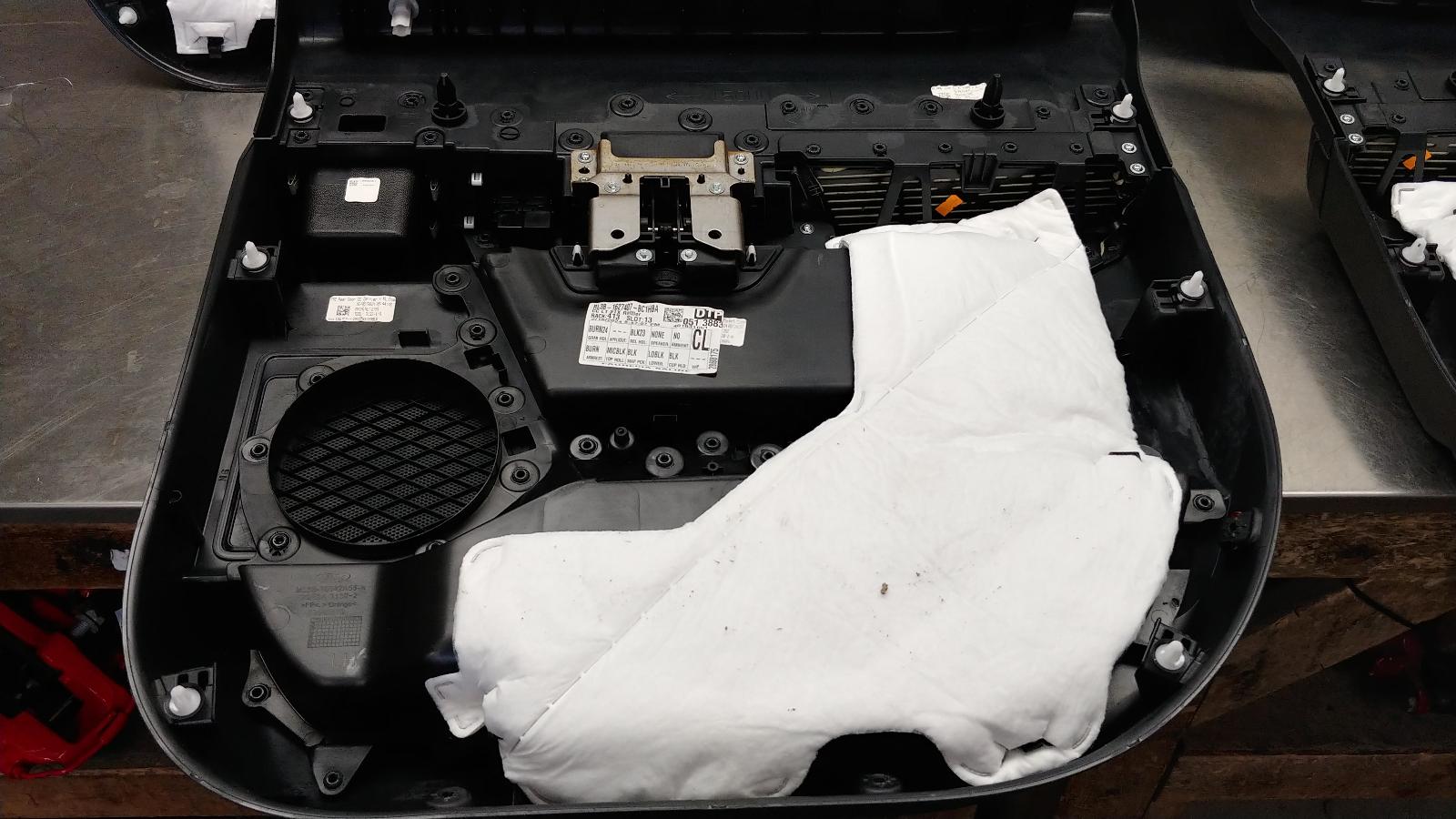 SCRATCH 2024 Ford F150 5.0L OEM Front & Rear Interior Door Trim Panels 24 SCRATCH 2024 Ford F150 5.0L OEM Front & Rear Interior Door Trim Panels - Image 24