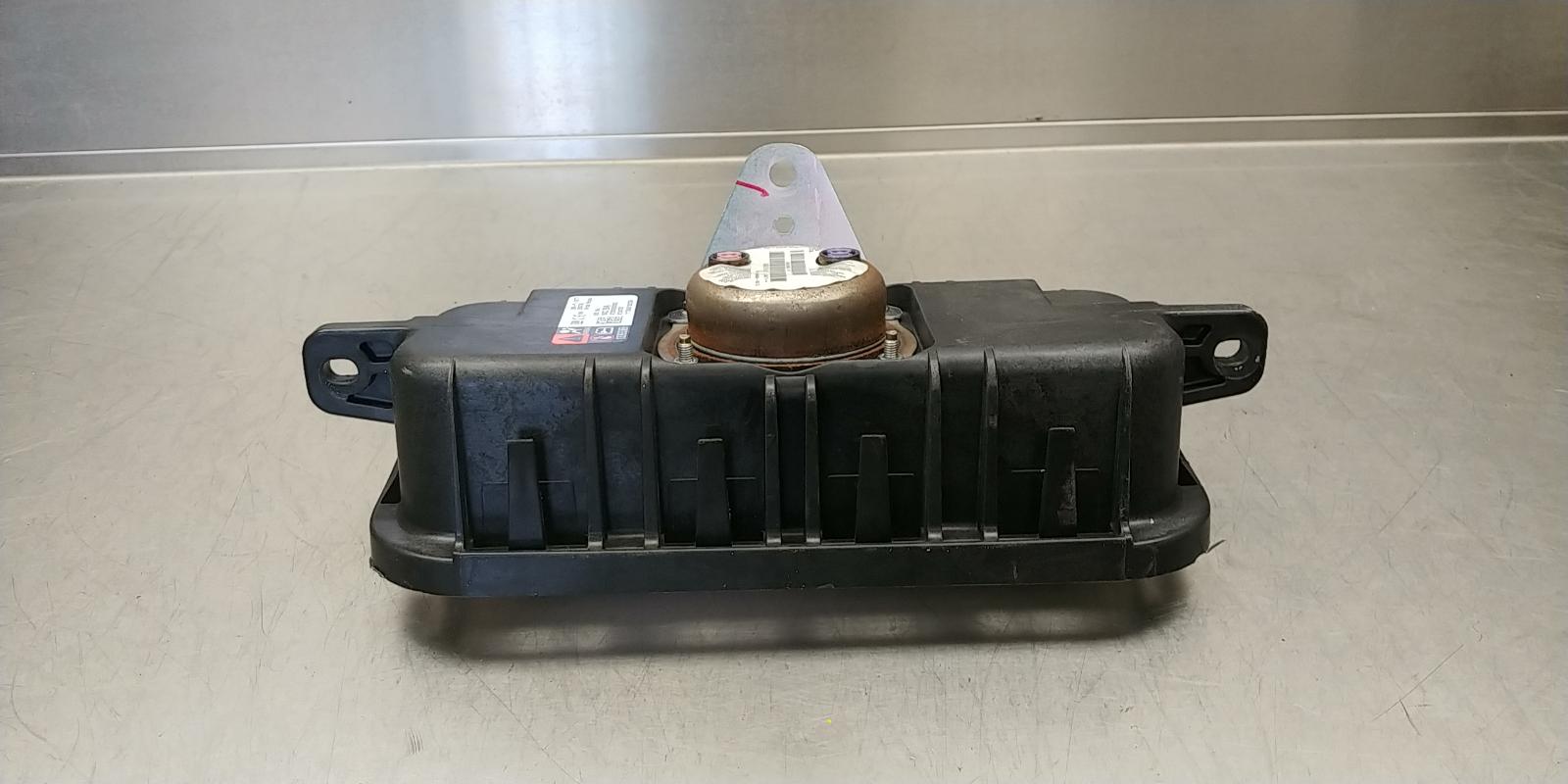 2016-2024 Chevrolet Camaro SS OEM Right Passenger Dashboard Air Bag 84032849 4 2016-2024 Chevrolet Camaro SS OEM Right Passenger Dashboard Air Bag 84032849 - Image 4