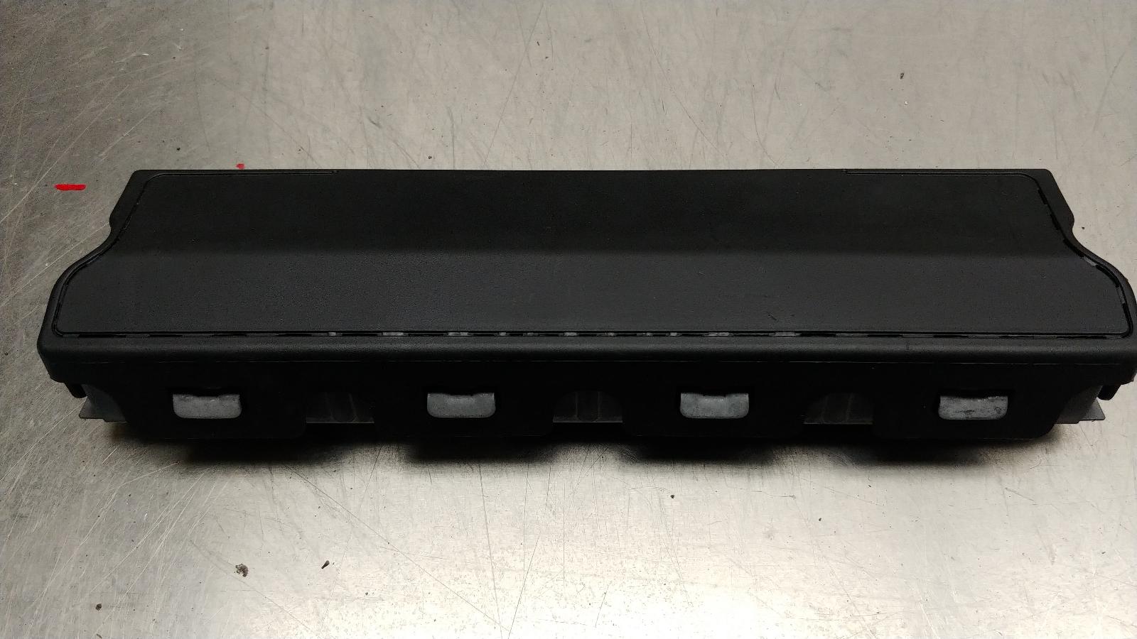 2017-2019 Cadillac CTS-V OEM Left Driver Dashboard Knee Air Bag 84040727 2 2017-2019 Cadillac CTS-V OEM Left Driver Dashboard Knee Air Bag 84040727 - Image 2