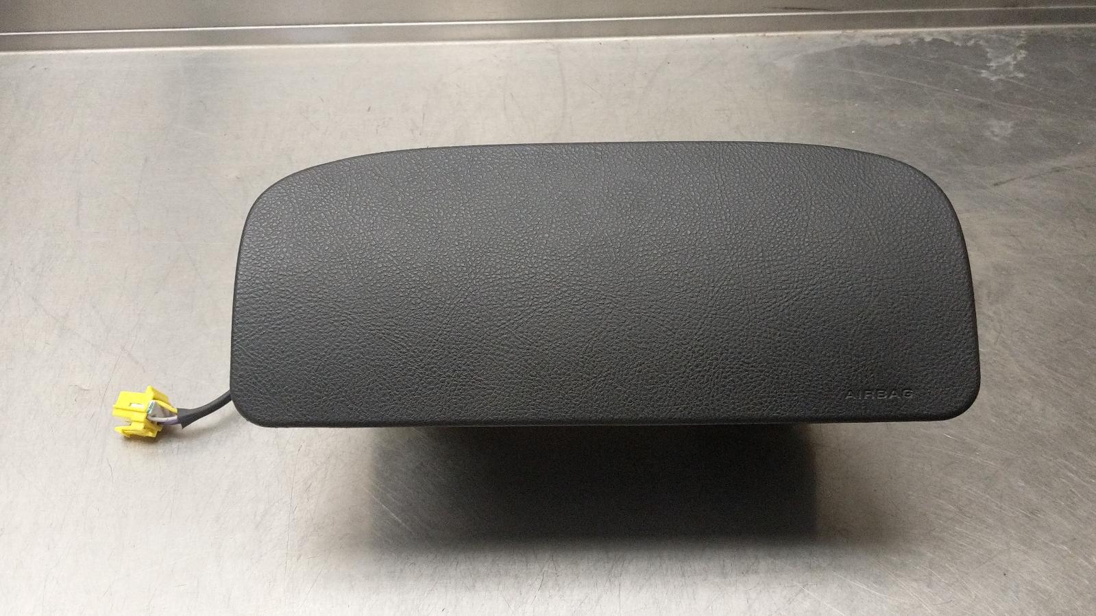 2003-2006 Chevrolet SSR OEM Right Passenger Side Dash Air Bag 15147281 1 2003-2006 Chevrolet SSR OEM Right Passenger Side Dash Air Bag 15147281