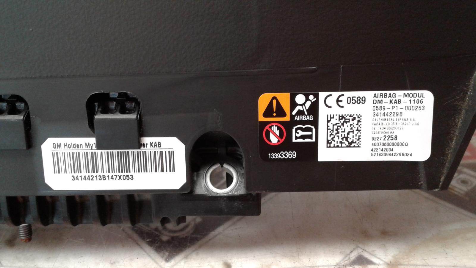 2014-2017 Chevrolet Caprice SS OEM Right Passenger Side Lower Knee Air Bag 92272258 4 2014-2017 Chevrolet Caprice SS OEM Right Passenger Side Lower Knee Air Bag 92272258 - Image 4